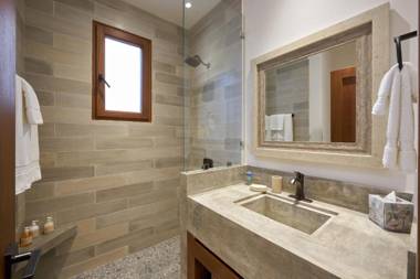 CASA ALOUATTA GUEST HOUSE