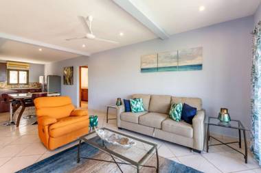 Omega 2 Flamingo 2-Bedroom Ocean-View Condo with Pool