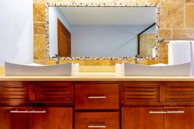 Omega 1 Flamingo 2 Bedroom Ocean-View Condo with Pool