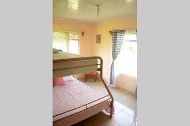 Cozy coworking Casa Alma near Lake Arenal 2 bedroom 1 office fiber optic pet friendly