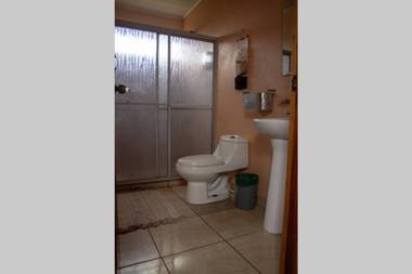 Cozy coworking Casa Alma near Lake Arenal 2 bedroom 1 office fiber optic pet friendly