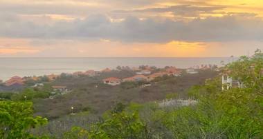 VIP Caribbean Views 300 meters to the Coral Estate beach