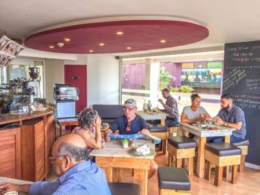 City Suites & Beach Hotel