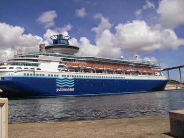 Spectacular Furnished Studio