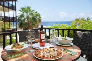 Dolphin Suites & Wellness Curacao