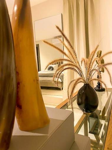 LXRY Apartment Jan Sofat private pool 24h security