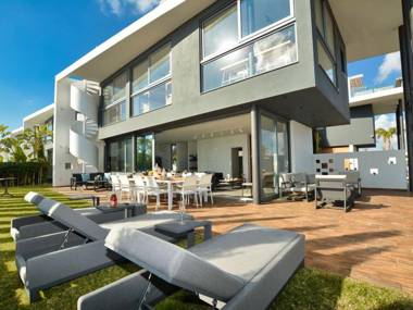 Villa Limni Dyo - Luxurious Contemporary 3 Bedroom Villa with Sea Views and Hot Tub