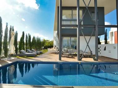 Villa Limni Dyo - Luxurious Contemporary 3 Bedroom Villa with Sea Views and Hot Tub