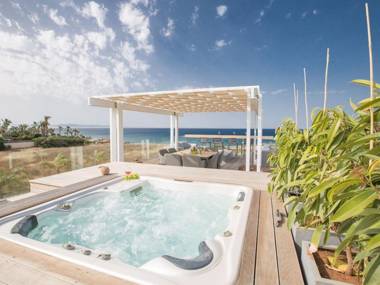 Villa Papadopo - Luxury 3 Bedroom Villa with Private Pool Hot Tub and Sea Views