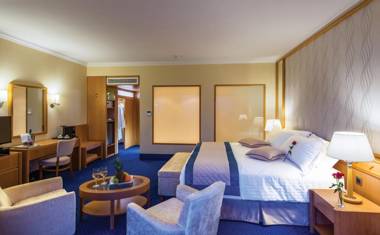 Constantinou Bros Athena Royal Beach Hotel