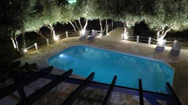 Banana Sunset Villas