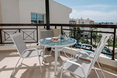 Artemis Cynthia Complex