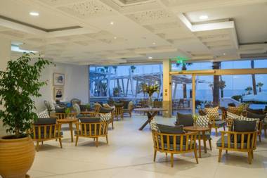 Leonardo Plaza Cypria Maris Beach Hotel & Spa