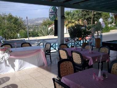 Pelagos Hill Apartment