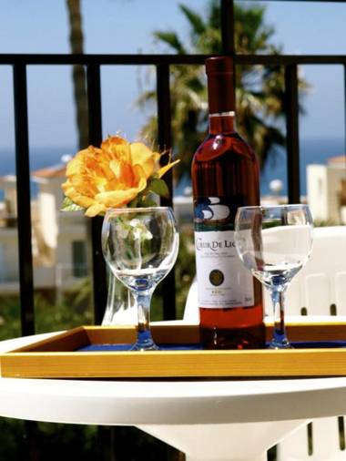 Hilltop Gardens Hotel Apartments
