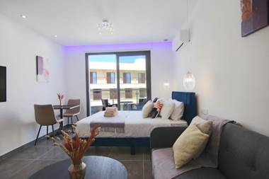 Phaedrus Living: Seaside Luxury Flat Athina 118