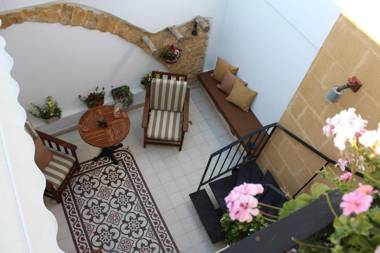 Pedieos Guest House