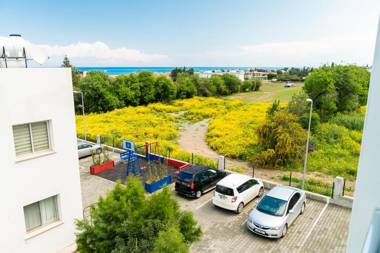 Luxury Two-Bedroom Apartment in amazing place Lukomorye C4