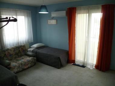 Room in Guest room - Datacom House - The Sky Blue Room