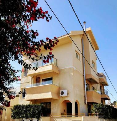 Silver Apartment 3