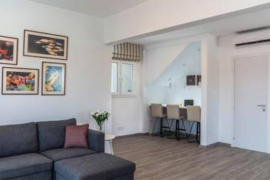 Silver Apartment - Central