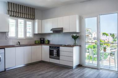 Silver Apartment - Central