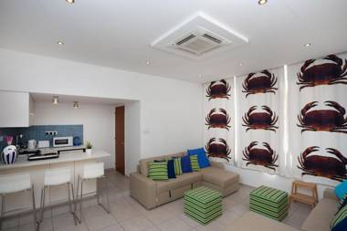 Athenaeum Beachside Apt by TrulyCyprus