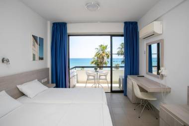 Les Palmiers Sunorama Beach Apartments