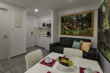 Art & Wine Studios and Apts