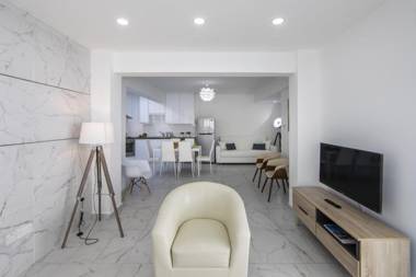 Larnaca Finikoudes Suite