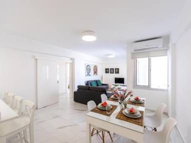 Mackenzie Leo Seafront Suite