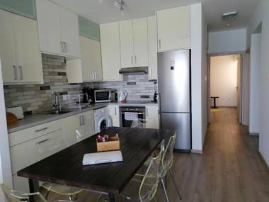 Sunorama Waterfront Apartment