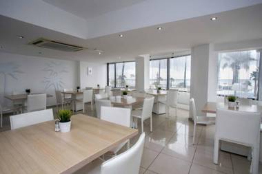 Les Palmiers Beach Hotel