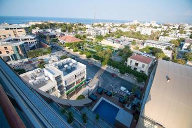Aquamarine Luxury Residence