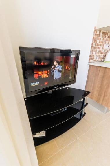 Comfortable One-Bedroom Apartment near the Sea and Casino Merit Park Sel 2-6