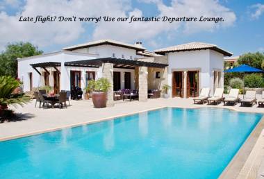 3 bedroom Villa Oleander with private pool and garden Aphrodite Hills Resort
