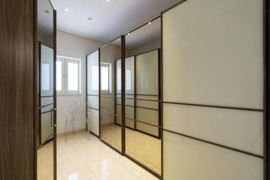 5 bedroom Villa Rio with large private pool and hot tub Aphrodite Hills Resort