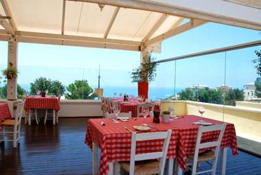 4 bedroom Villa Lofou with private pool and sea views Aphrodite Hills Resort