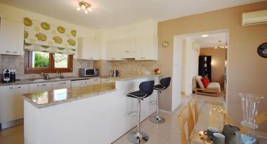 3 bedroom Villa Lania with golf course and sea views Aphrodite Hills Resort