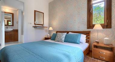 2 bedroom Apartment Helena with private garden Aphrodite Hills Resort