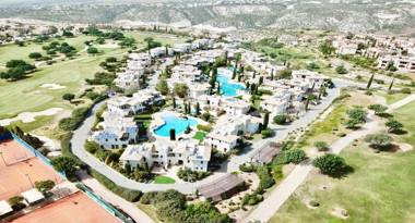 2 bedroom Apartment Helena with private garden Aphrodite Hills Resort