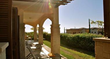 2 bedroom Apartment Pomos with garden and sea views Aphrodite Hills Resort