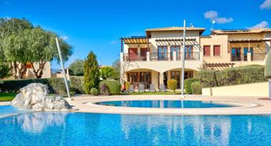 Pool side ground floor apartment BF02 - Theseus Village Aphrodite Hills Resort