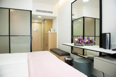 Napa Mermaid Hotel & Suites