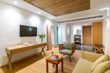 Limanaki Beach Hotel & Suites