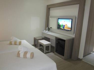 Melpo Antia Suites