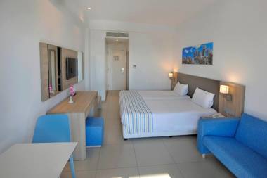 Nissiana Hotel & Bungalows