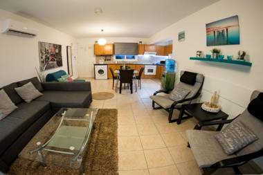 Paradi Nissi Golden Sands Apartment