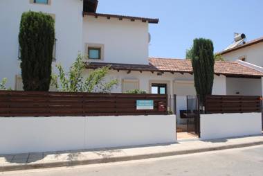 Narcissos Villa Thekla