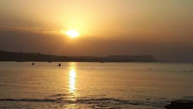 Karousos Beach Rooms